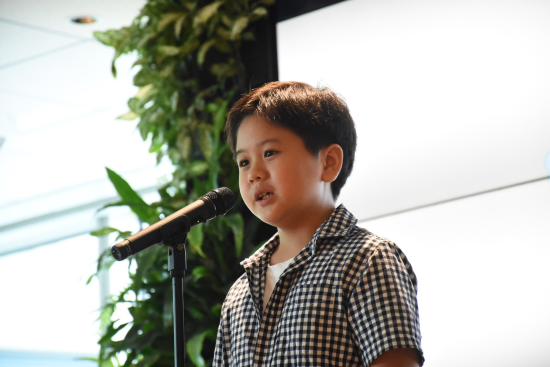 「子どもの部」最優秀賞の森岡陽さん