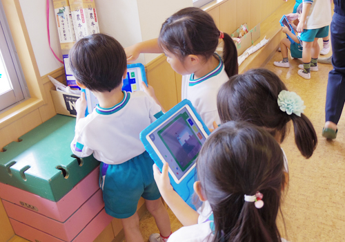 「とりえ」で写真を撮影している様子