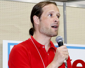「すべての子どもたちをイノベーターにしたい」マイクロビット財団 CEO ザック・シェルビー氏