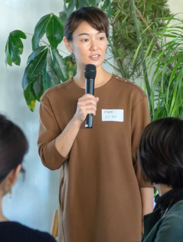オープニングのあいさつで登壇した、株式会社ナラティブベース代表の江頭春可氏